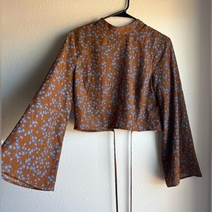 ASTR the Label Back Cutout Crop Top